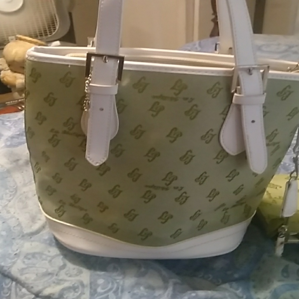 Purse - Picture 2 of 2